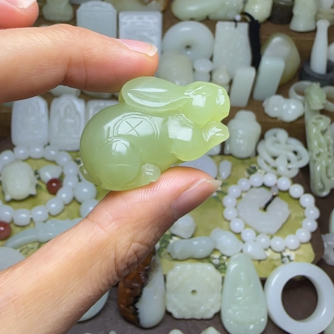 和田玉未镶嵌挂件兔子