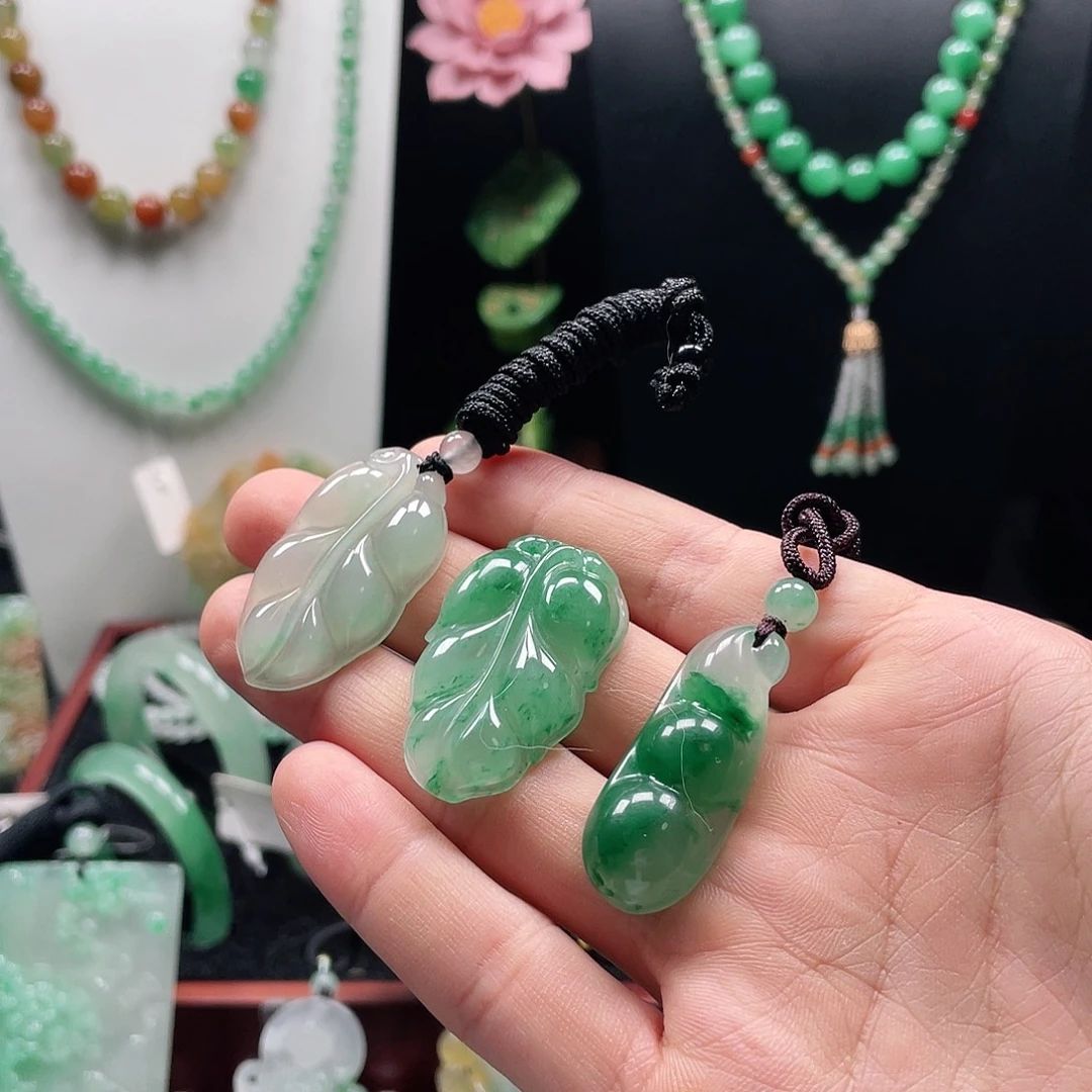 石英质玉未镶嵌吊坠