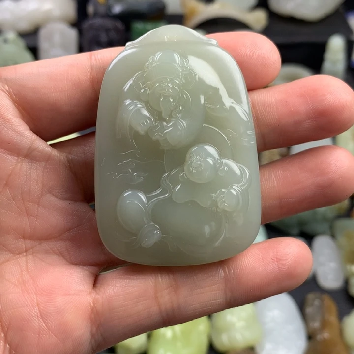 和田玉未镶嵌颈饰