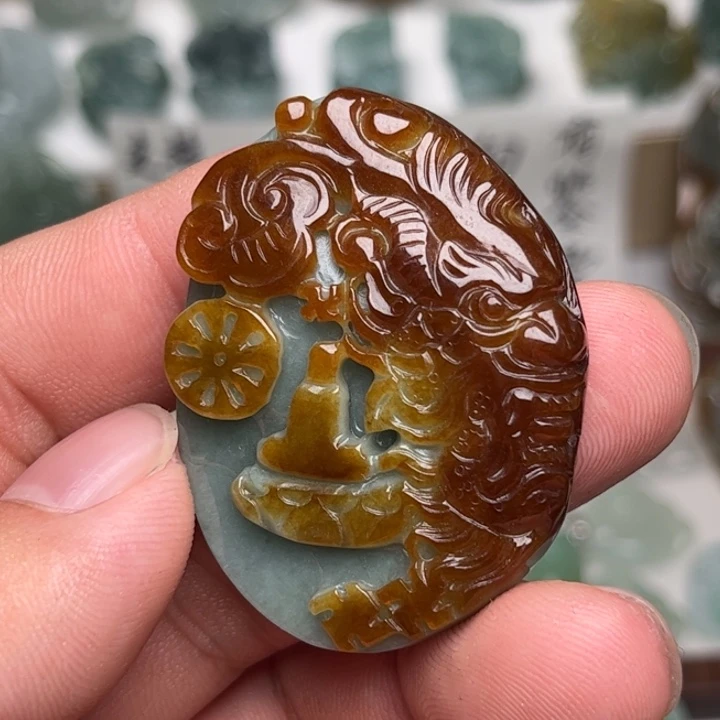 颈饰未镶嵌翡翠一念之间