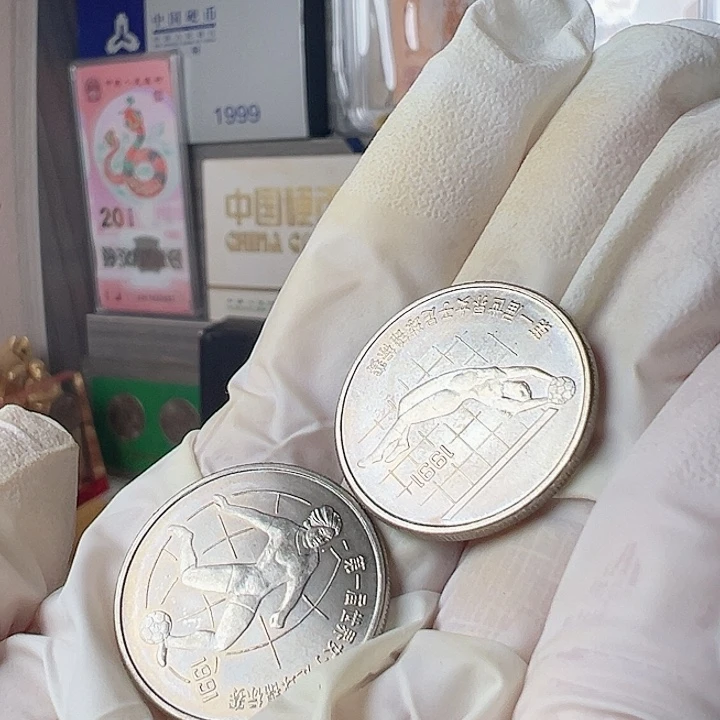 其他普通金属女足纪念币套装自然五彩，，，