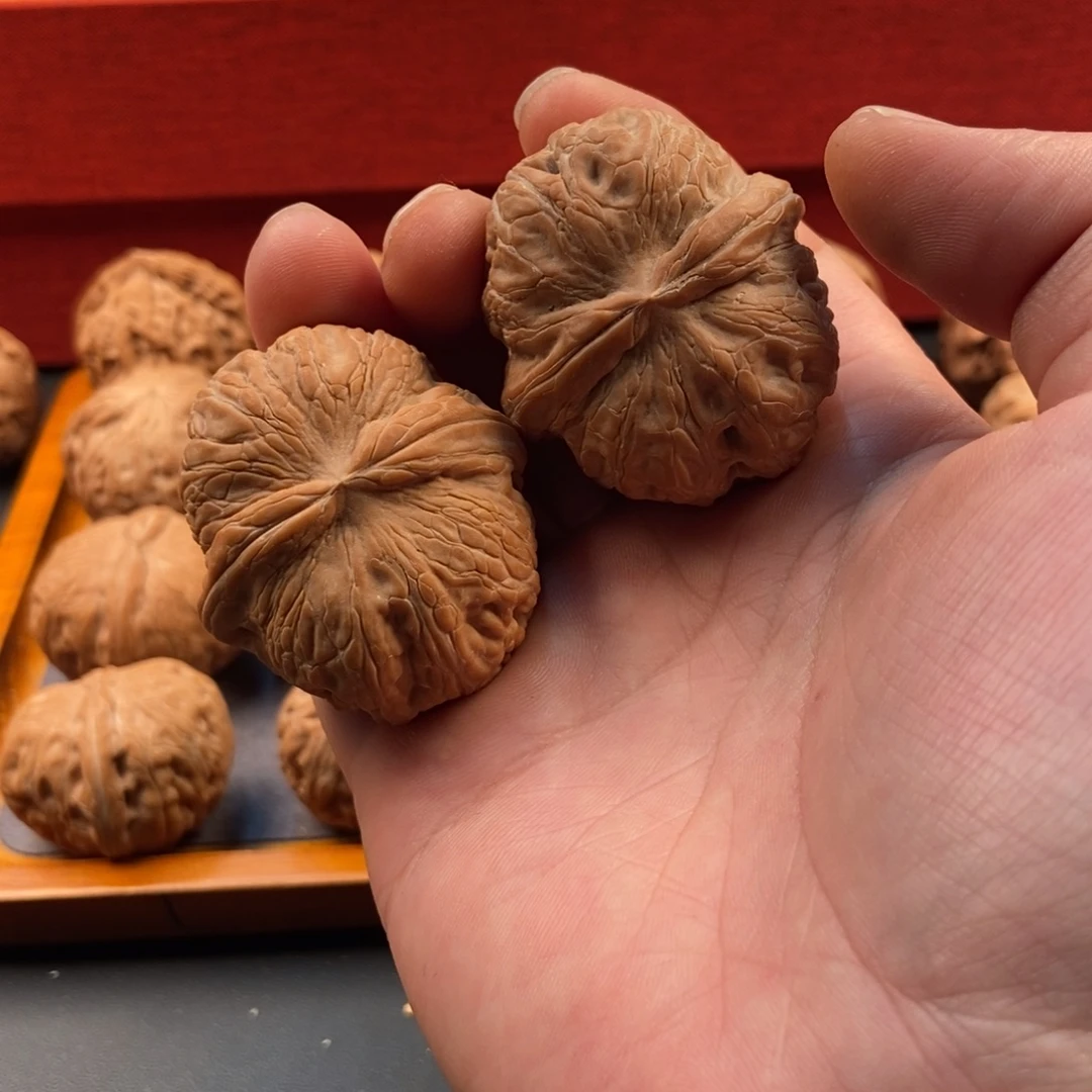 红***酒吊坠文玩核桃元宝全品45