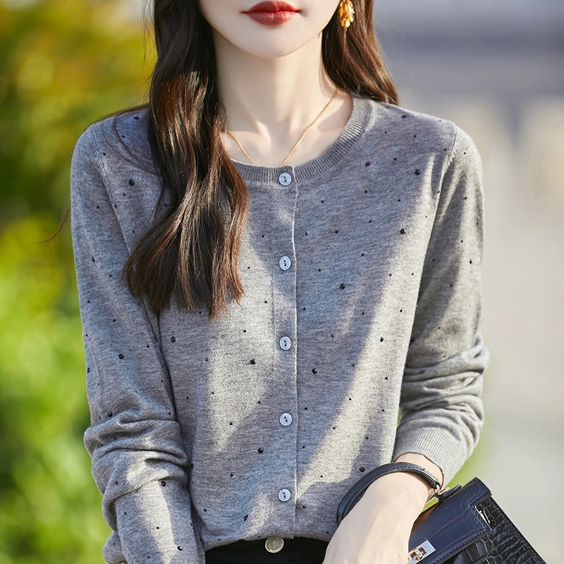 春秋圆领精纺羊毛烫钻针织开衫女宽松百搭长袖休闲外套上衣py6133