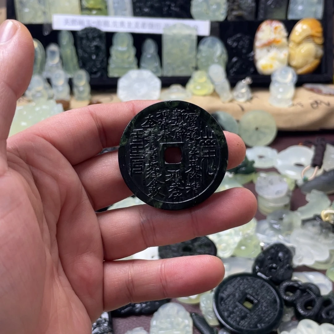 蛇纹石玉颈饰未镶嵌M****o