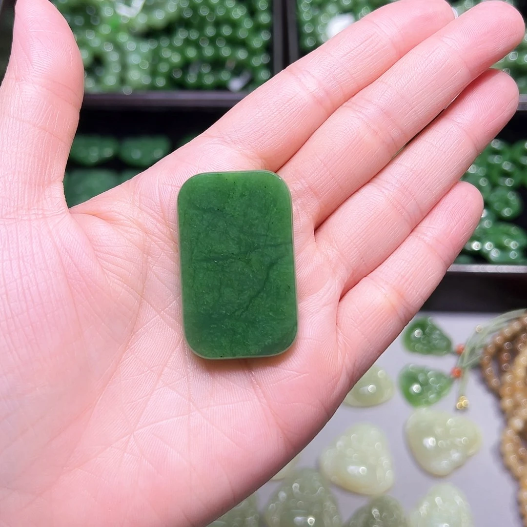 和田玉（碧玉）颈饰未镶嵌铃*?