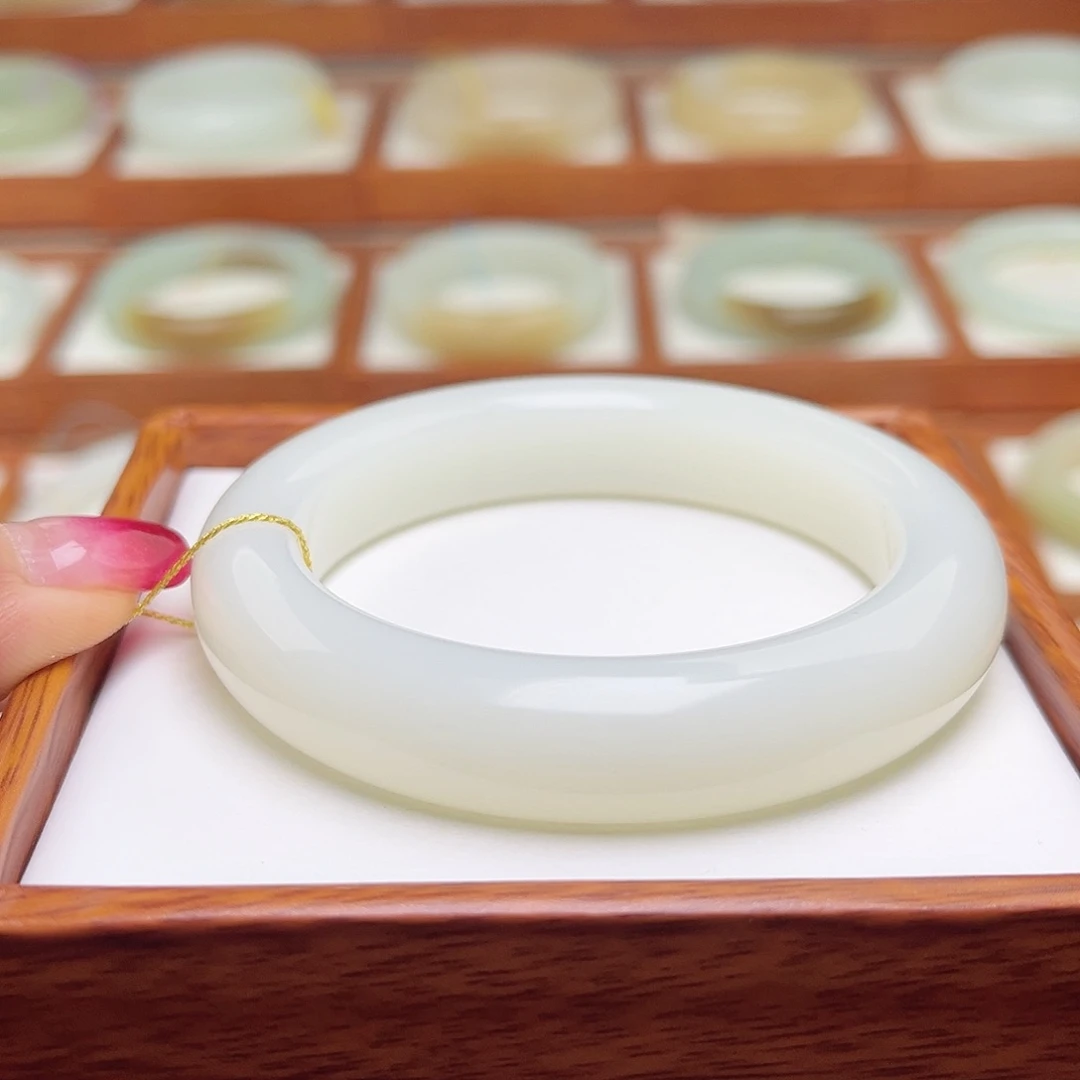 和田玉手镯未镶嵌58.2