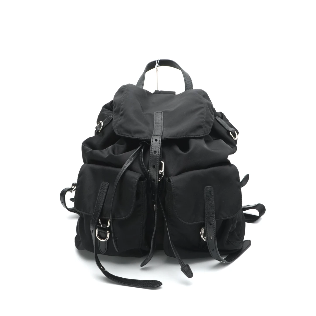 95新 Prada/普拉达 普拉达黑色尼龙双肩包  11100