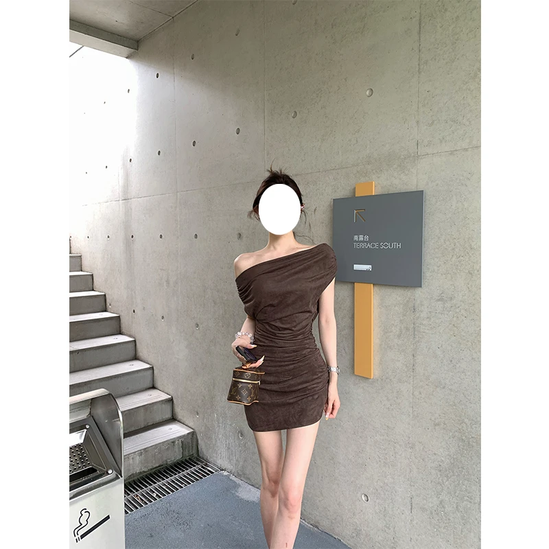 【棕巧夏日】夏季新款纯欲风美拉德复古一字肩修身包臀褶皱连衣裙女