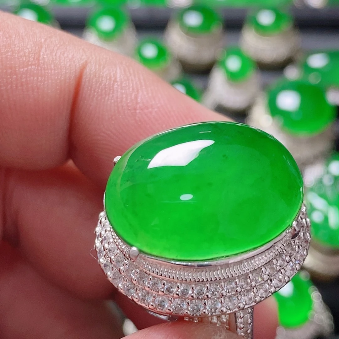 翡翠未镶嵌颈饰