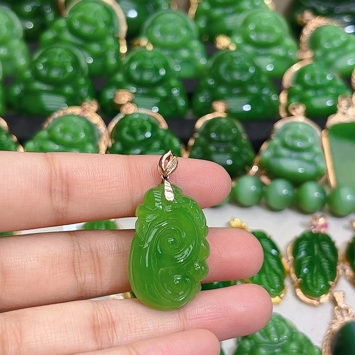 和田玉（碧玉）颈饰18K金镶嵌