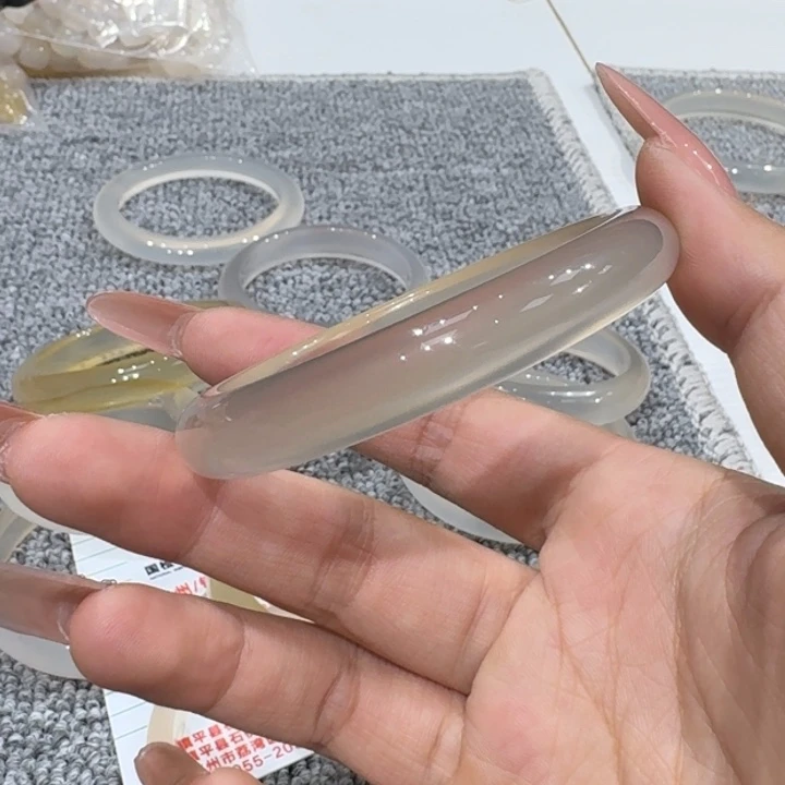 玛瑙/玉髓手镯未镶嵌毛*23