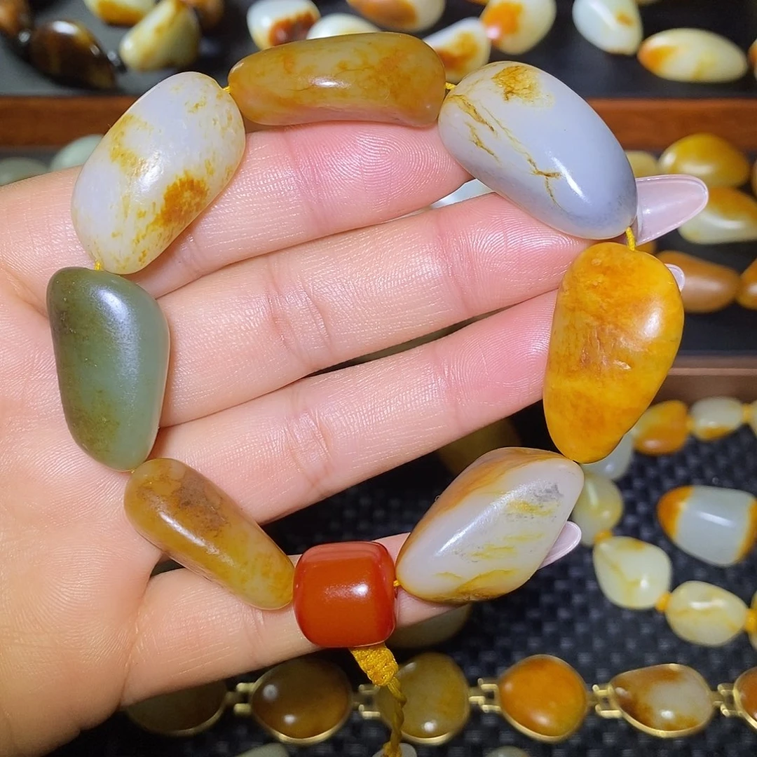 和田玉未镶嵌手串