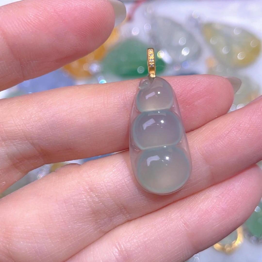 颈饰18K金镶嵌翡翠翡翠