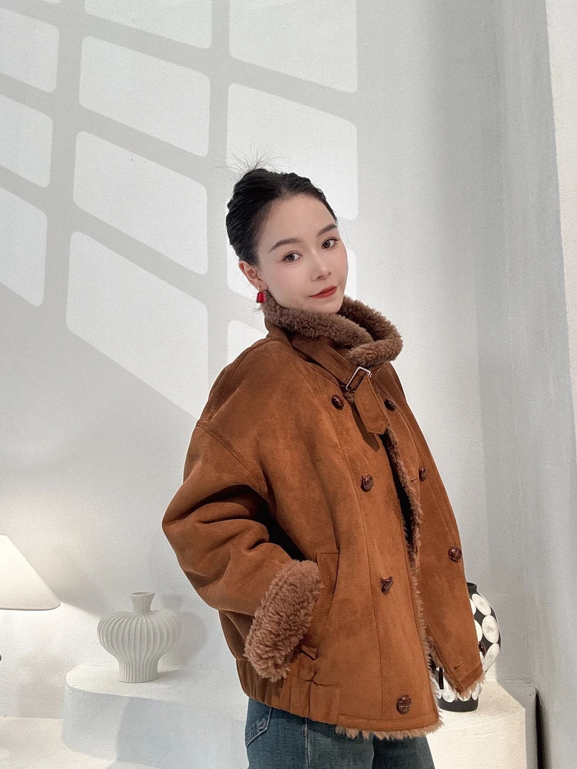 ZIKUO/紫阔2025冬季新款美拉德风机车双排扣绵羊毛全羊毛颗粒