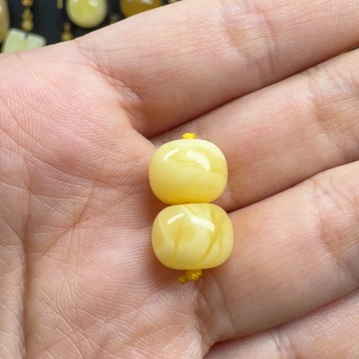 蜜蜡未镶嵌珠宝奇石