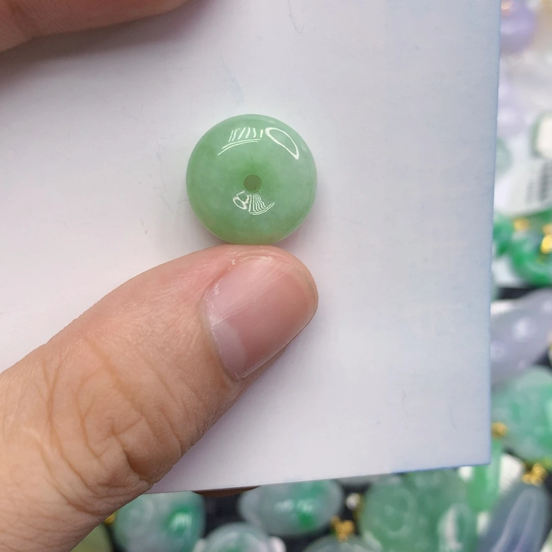 翡翠18K金镶嵌颈饰11111111