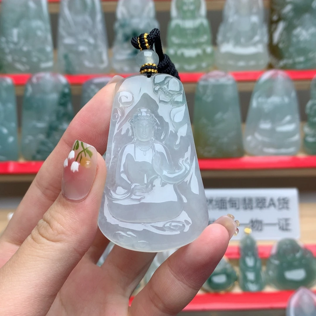 翡翠未镶嵌颈饰胖*素衣