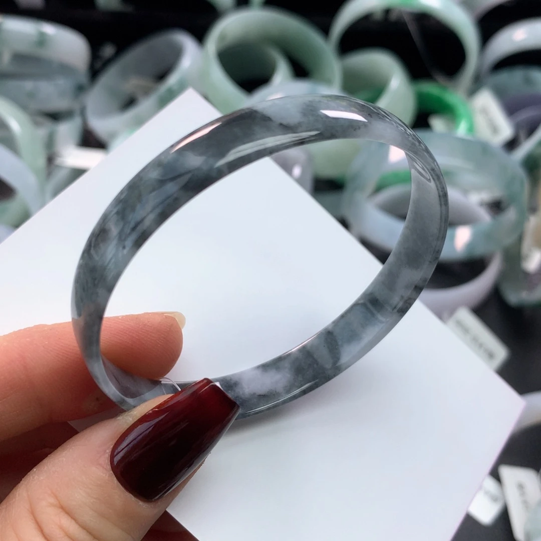 翡翠手镯未镶嵌公主