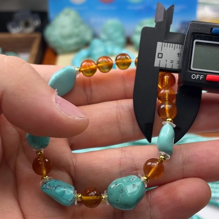 绿松石颈饰未镶嵌