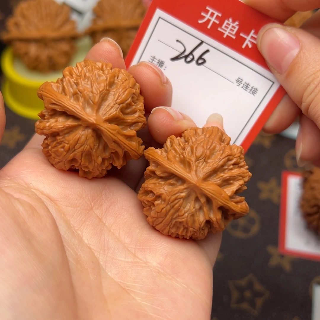 文玩核桃把件3.6苹果园266