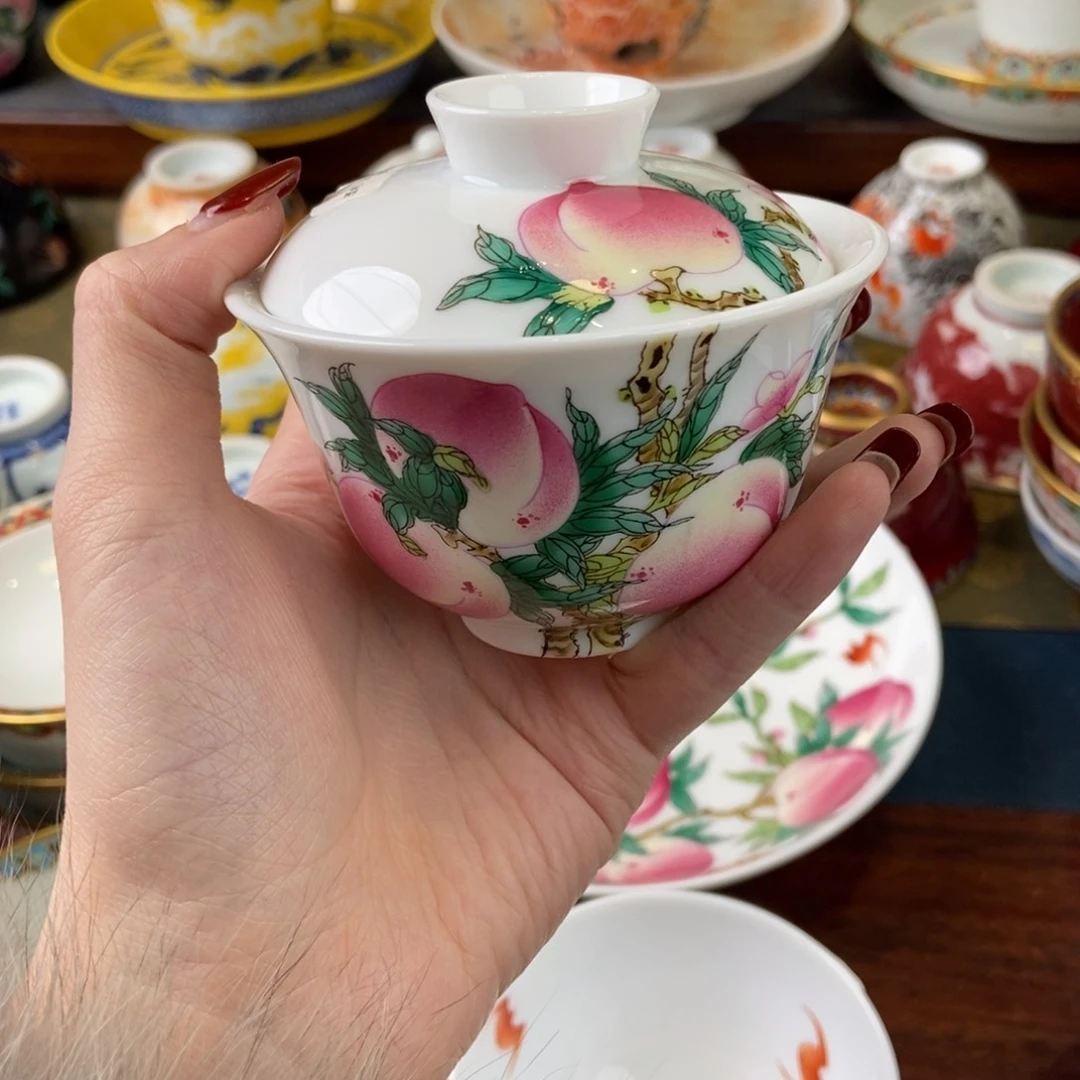 陶瓷艺术家的作品是一种