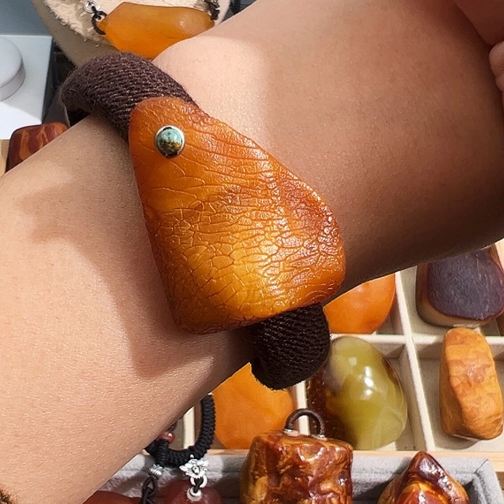 蜜蜡裸石未镶嵌我