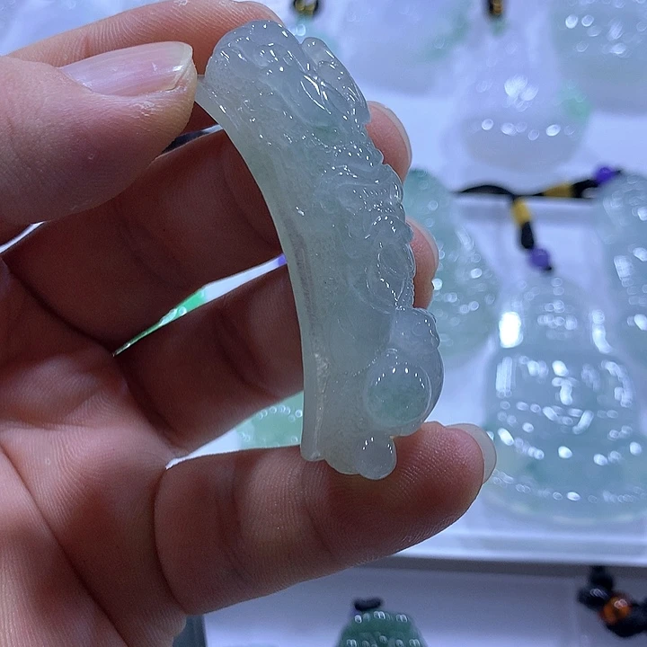 翡翠未镶嵌颈饰天然翡翠A货吊坠