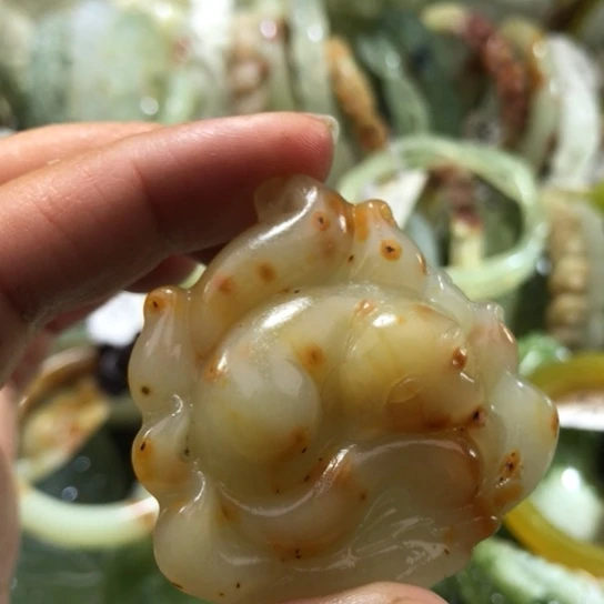 岫玉未镶嵌吊坠狐狸