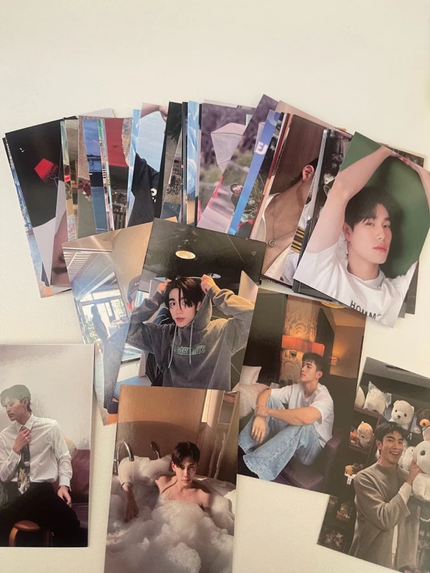 自制小卡，卡面不多，大量重复，一包250张左右