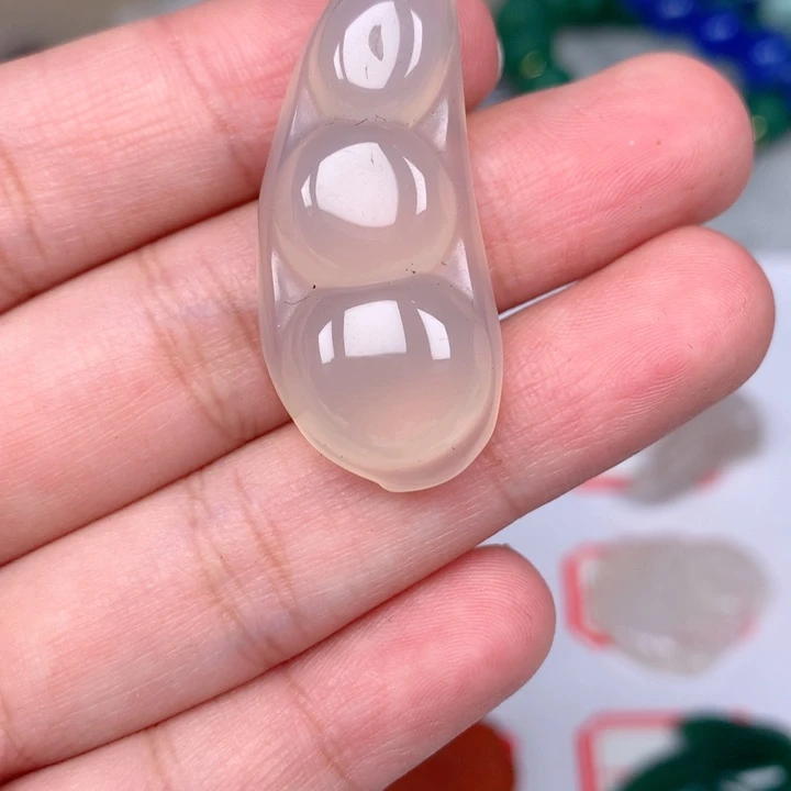 玛瑙/玉髓颈饰未镶嵌女*人