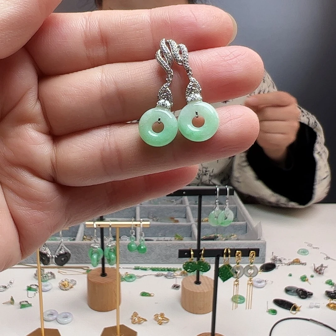 翡翠18K金镶嵌耳饰天然翡翠