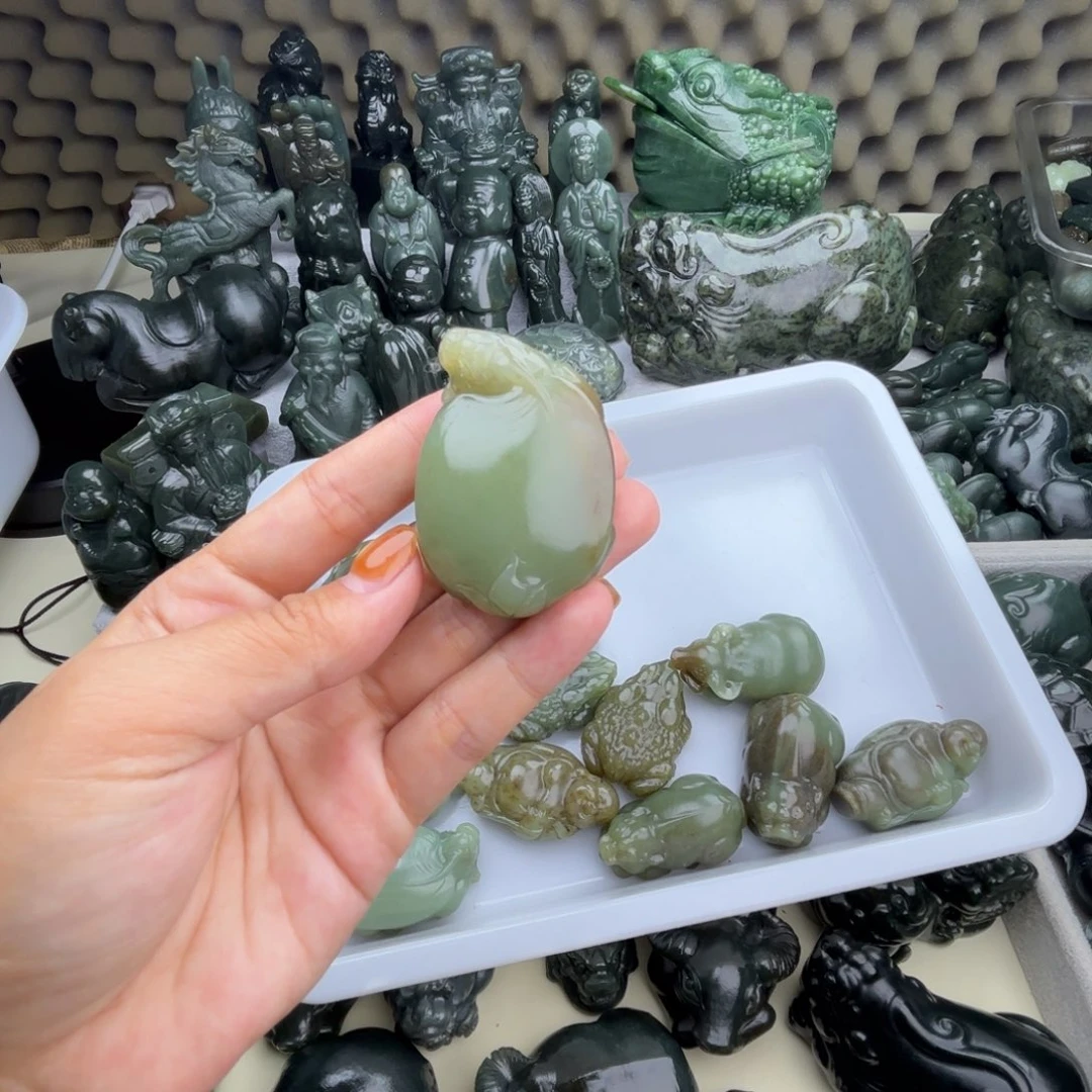 和田玉（糖玉）未镶嵌颈饰