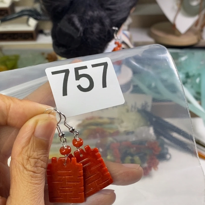 【闪购商品】翡翠耳饰未镶嵌听****?