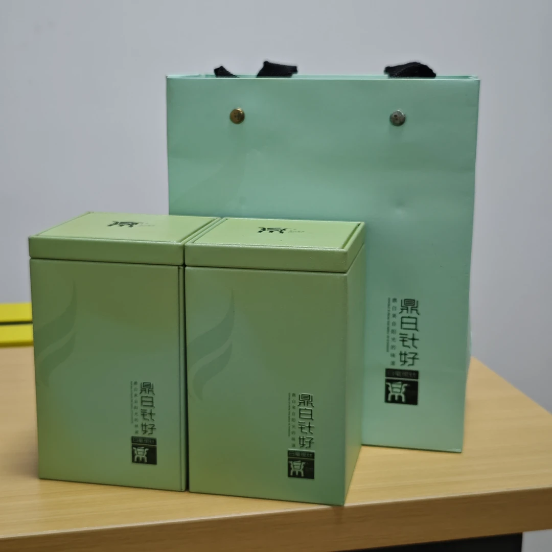 鼎白针好2018年一级白毫银针50g*10（两罐带手提袋）