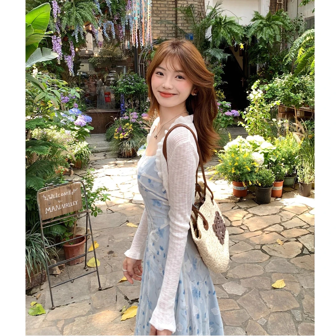 夏季新款度假风温柔气质长款吊带连衣裙女韩系奶蓝收腰显瘦碎花裙