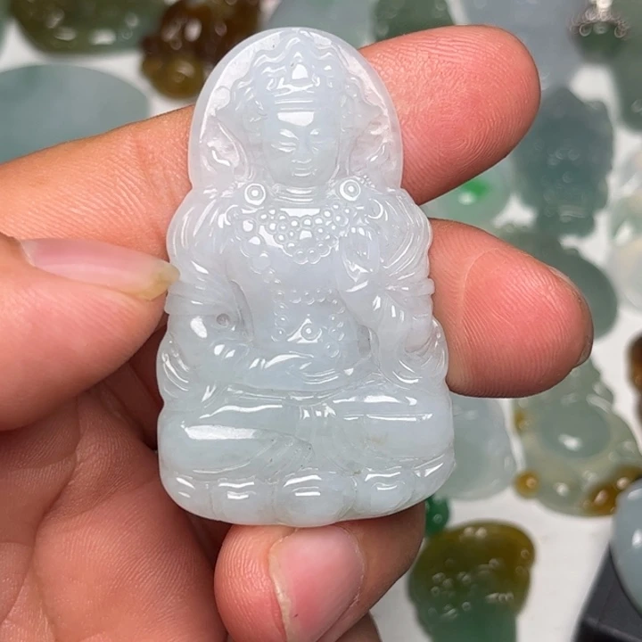 翡翠未镶嵌颈饰度母
