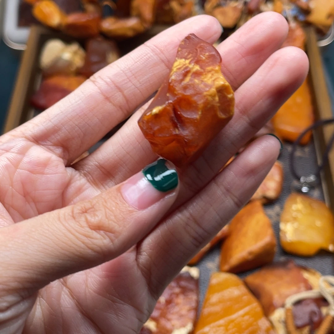 琥珀未镶嵌珠宝奇石