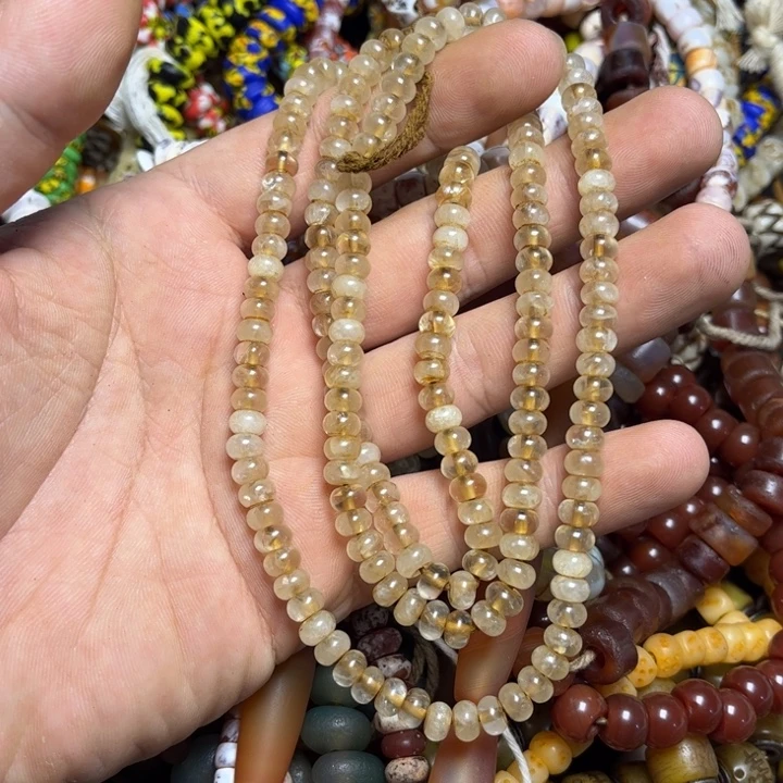 颈饰玻璃5132。1条水晶