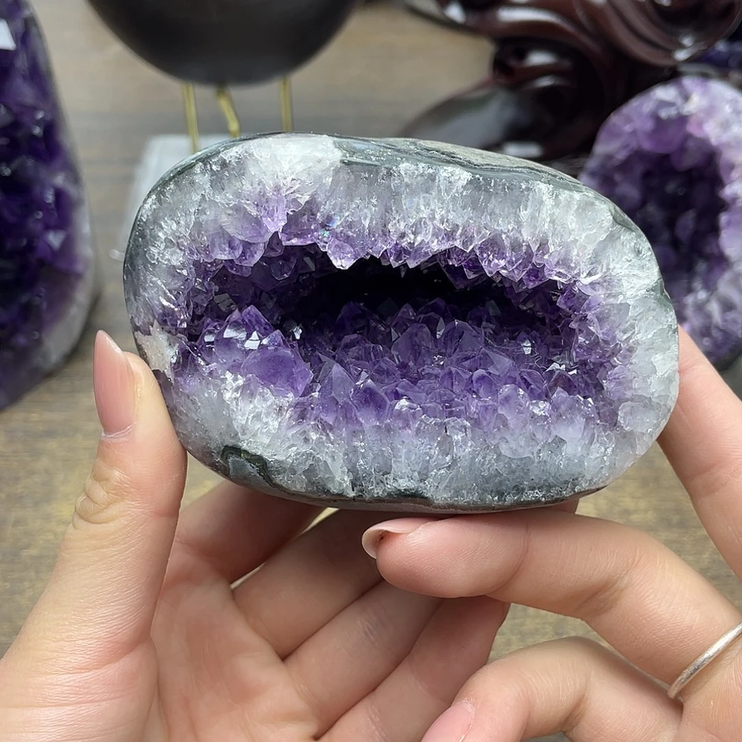 紫晶未镶嵌大型摆件（非配饰）