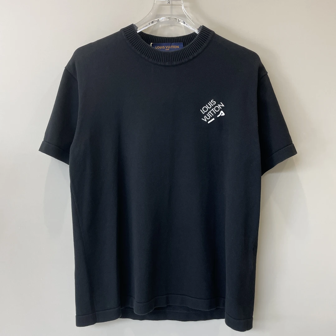 99新 LouisVuitton/路易威登 黑色刺绣曲别针圆领短袖 S码AA00762