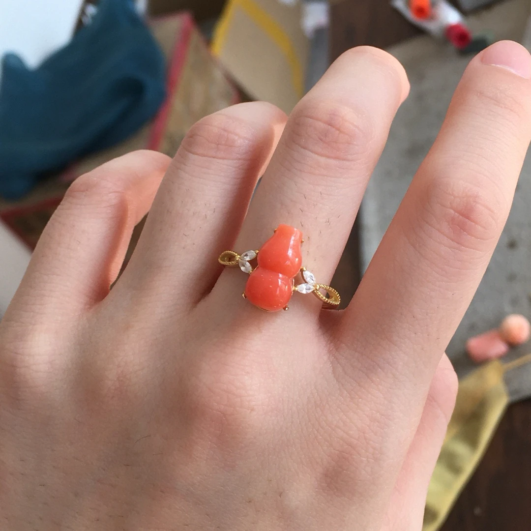 925银镶嵌天然珊瑚葫芦造型戒指气质轻奢