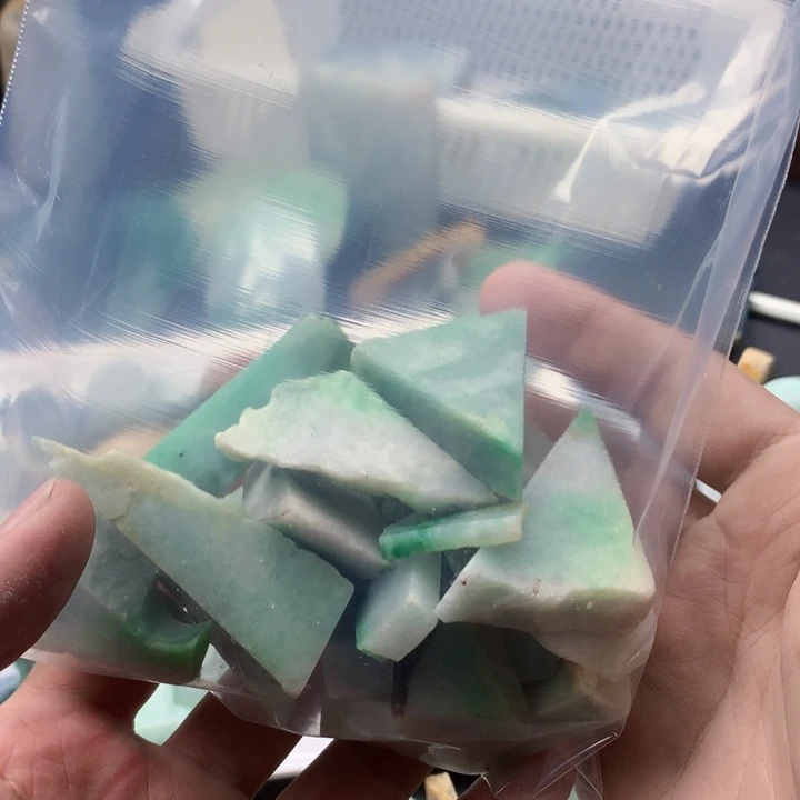 颈饰未镶嵌翡翠材料