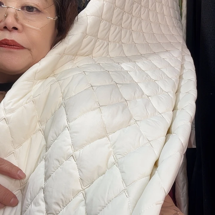 白絮片（526）号2米面料