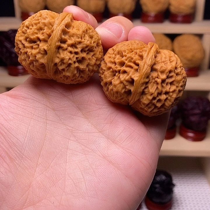 文玩核桃吊坠珊瑚纹元宝41尺—-3号