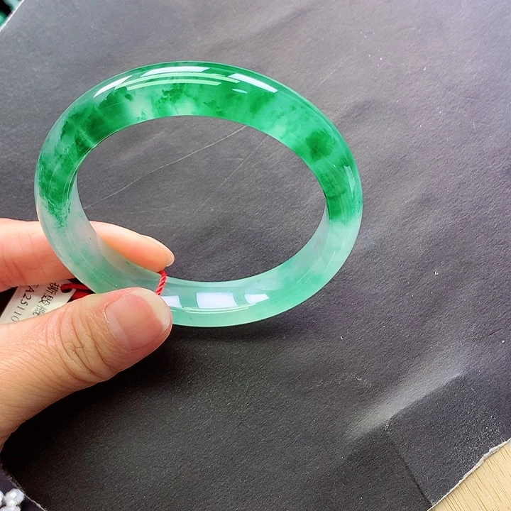 未镶嵌手镯石英质玉