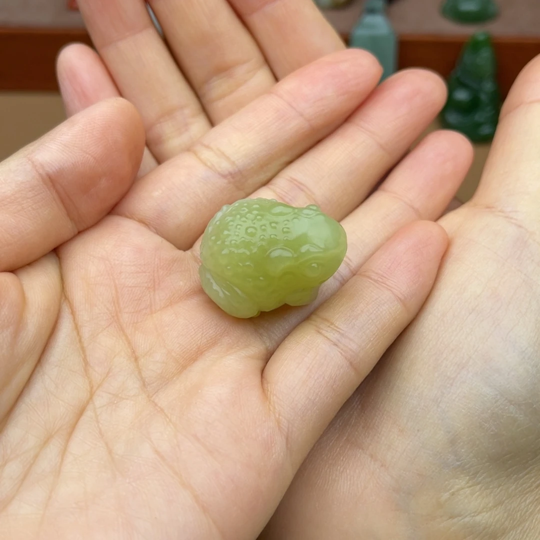 和田玉颈饰未镶嵌去****方