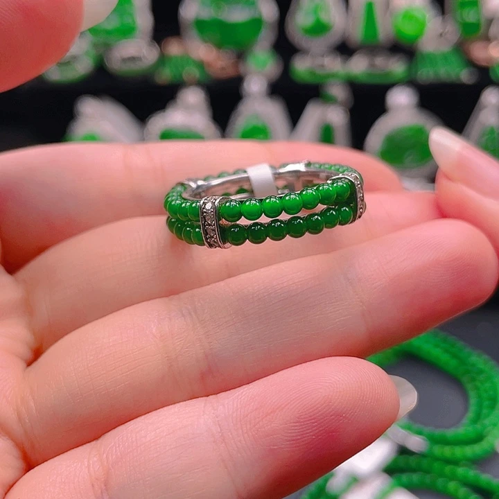 翡翠未镶嵌戒指25566