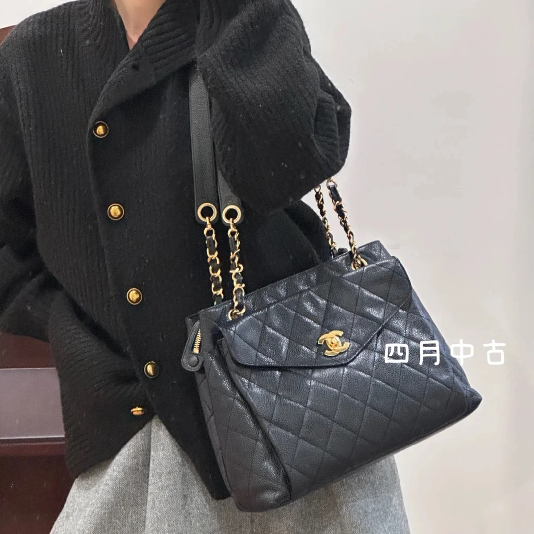 95新 Chanel/香奈儿 黑金荔枝皮双口袋奶粉包 有标无卡 4开