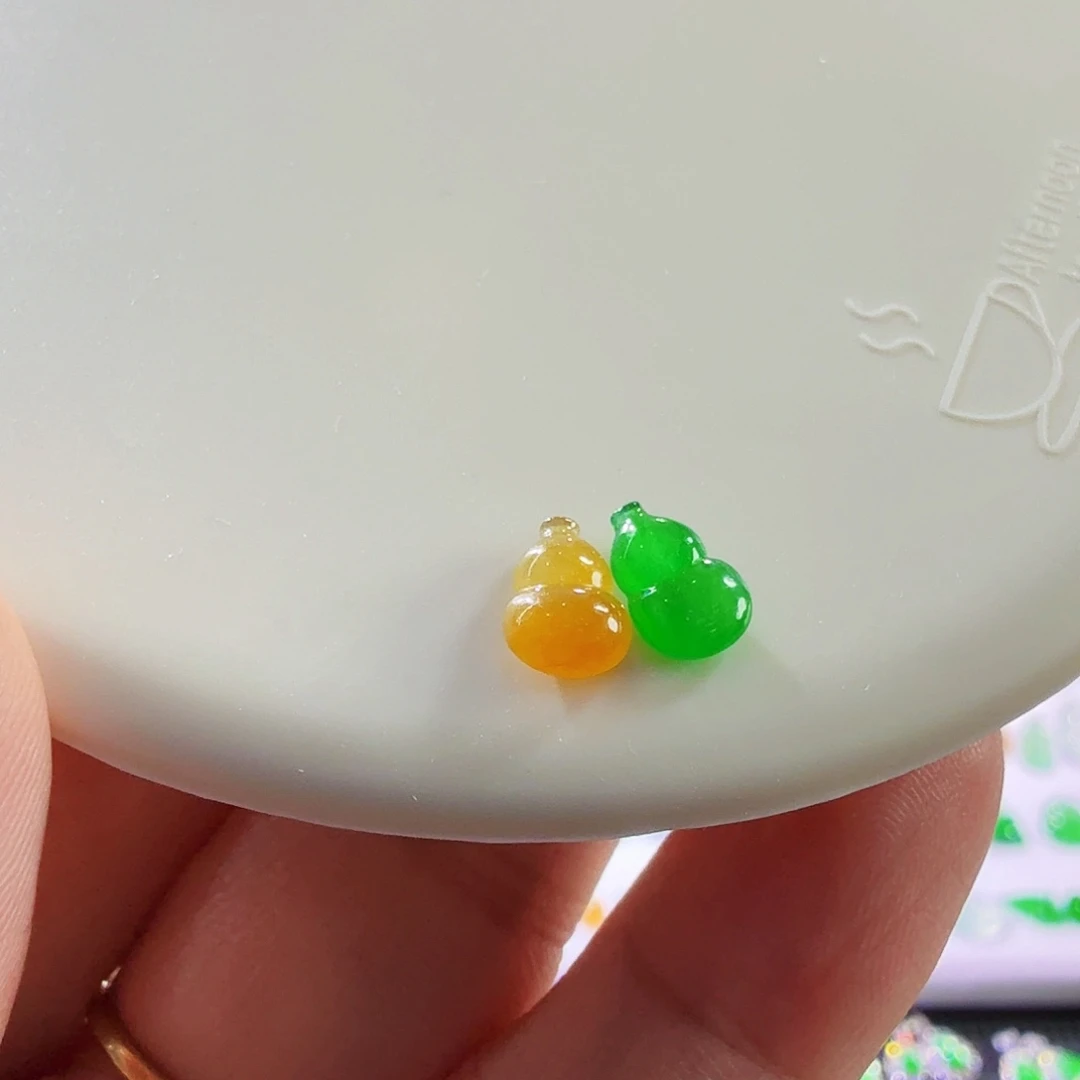 翡翠未镶嵌颈饰裸石