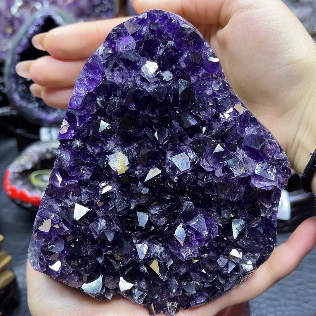 是****未镶嵌紫晶大型摆件（非配饰）